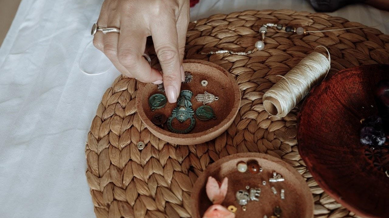 Jewelry DIY: Making Your Own Stylish Jewelry At Home by Lorena Romo