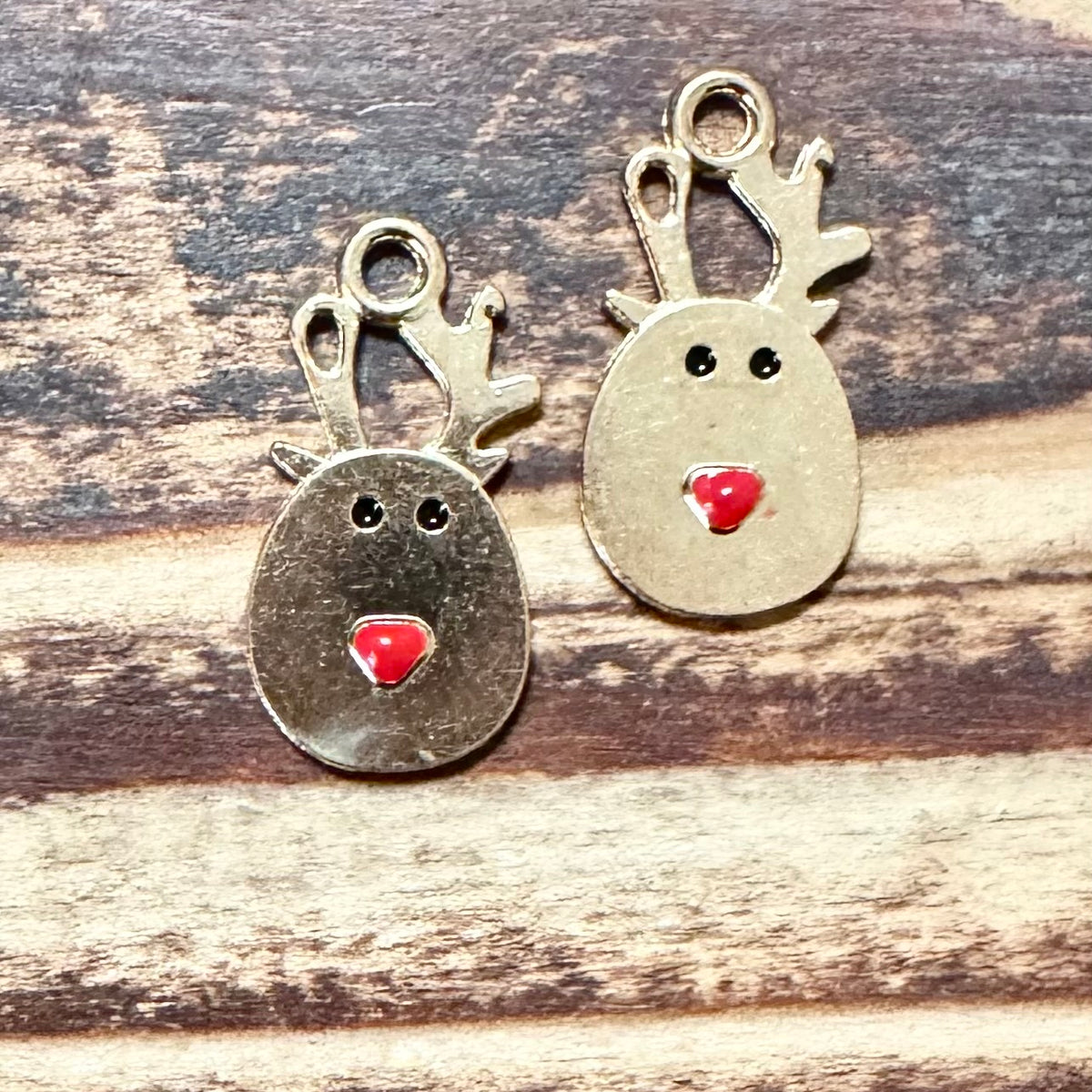 BCB-1170 -Gold Rudolph Pendant, 22x11 | Pkg 2 – Auntie's Beads Direct