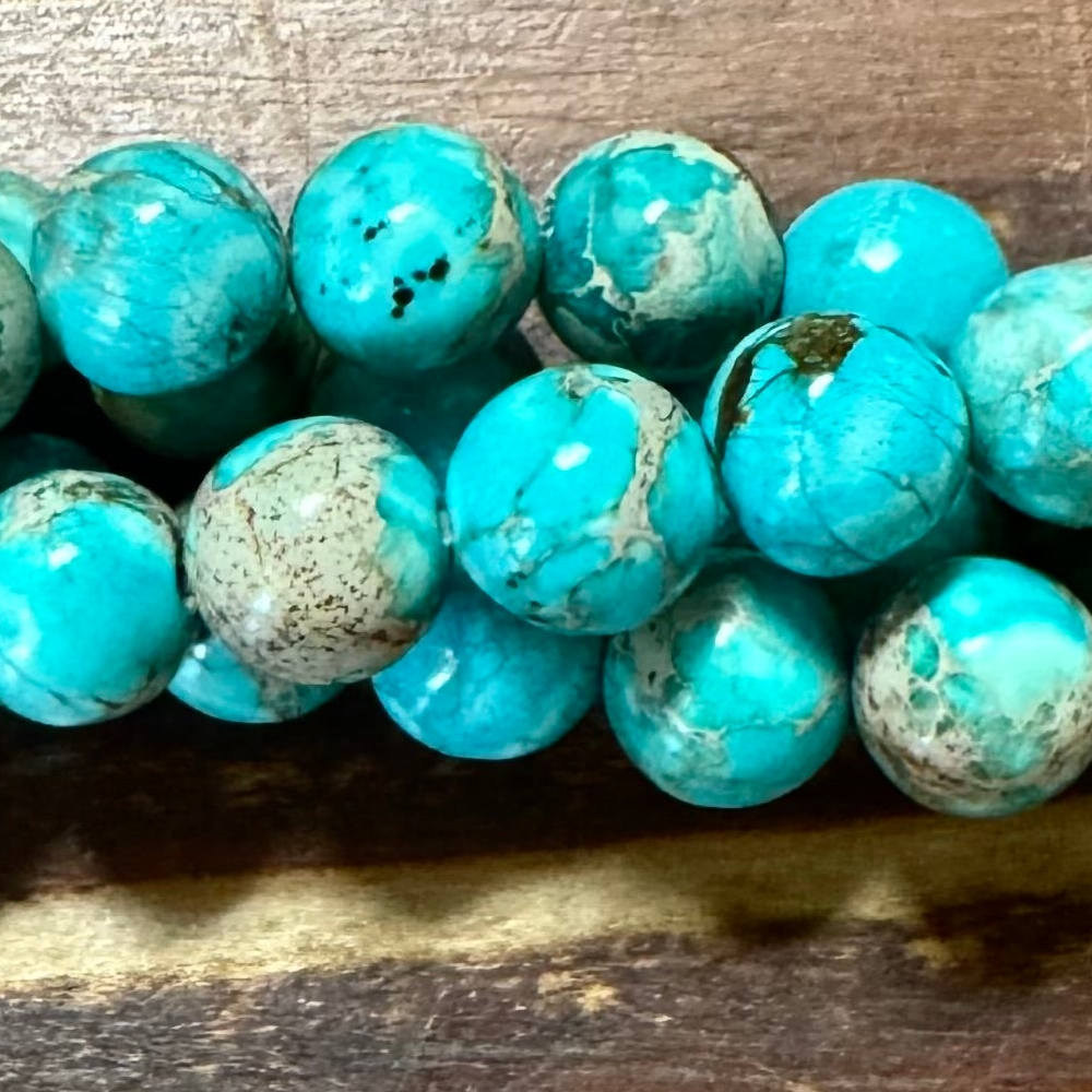 Detail of Turquoise Blue Variscite 8mm Round Gemstone Beads (GM-2028)